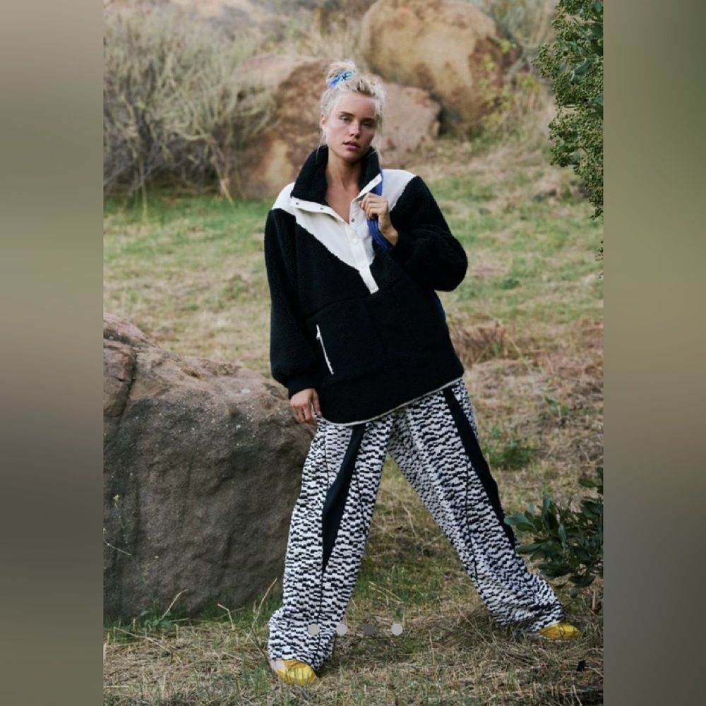 Free People Movement Fall to rise quarter snap